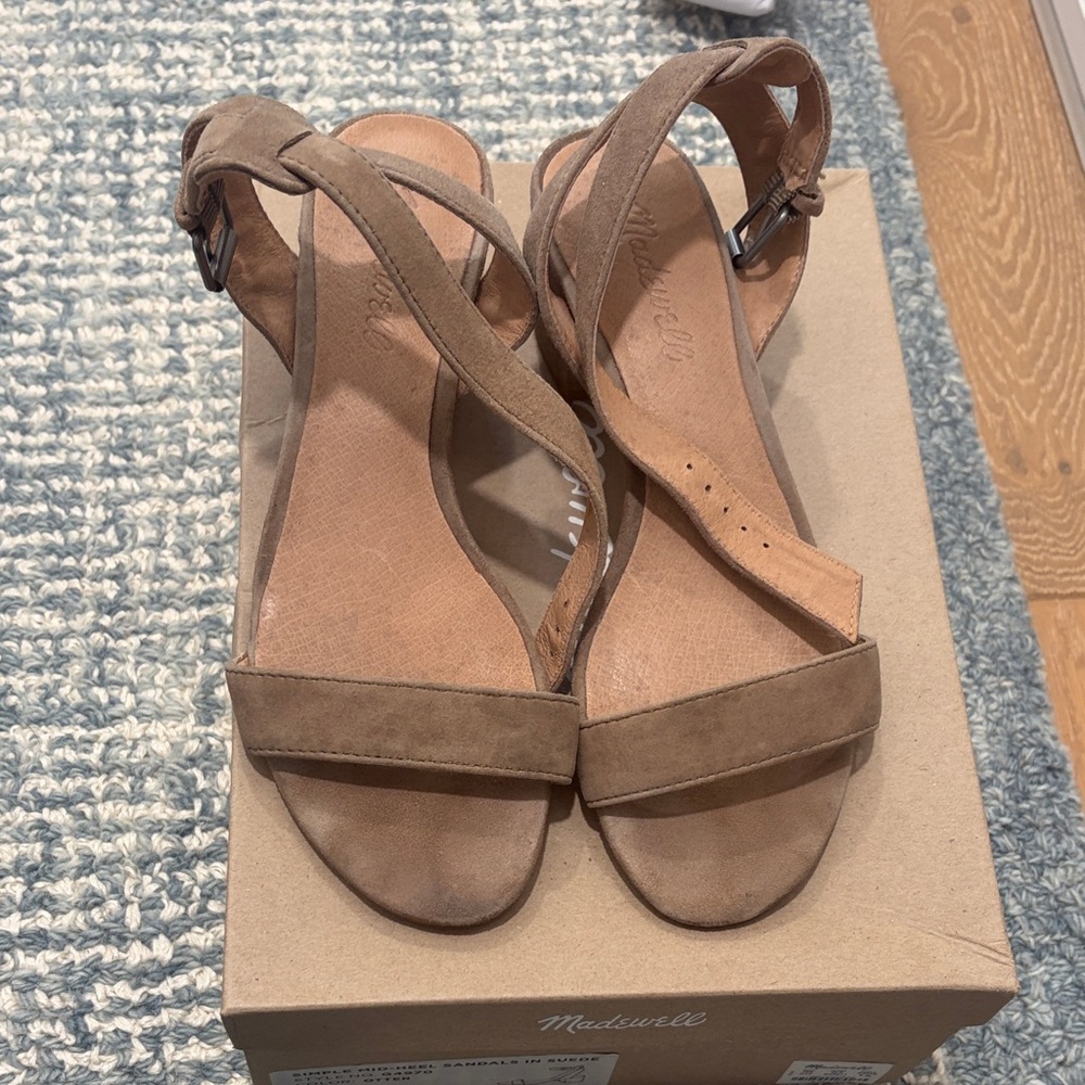 Madewell Mid Heel Sandals in Suede G4970 in Otter